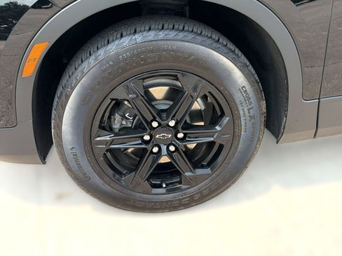 Certified 2025 Chevrolet Blazer LT w/ Midnight/Sport Edition FWD image 13
