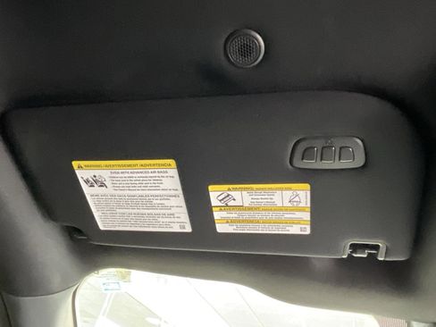 Used 2022 Ford F150 Lariat w/ Equipment Group 502A High image 15