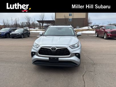 Used 2022 Toyota Highlander XLE