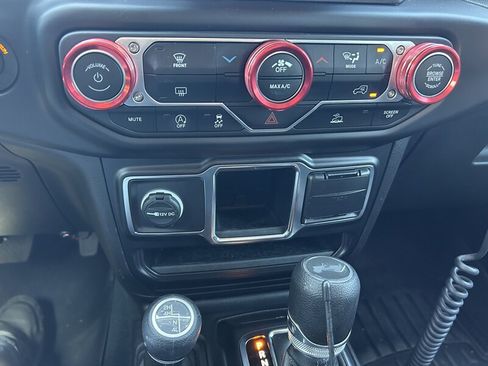 Used 2022 Jeep Wrangler Sport AWD/4WD image 24