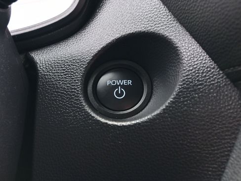 Used 2025 Toyota Corolla Cross AWD Hybrid w/ Moonroof Package image 23