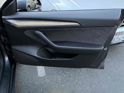 Used 2021 Tesla Model 3 Standard Range Plus image 42