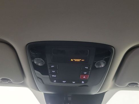 Used 2026 Kia Carnival EX FWD image 23