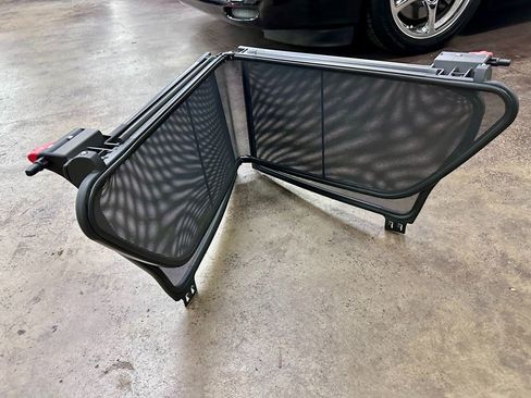 Used 2000 Porsche 911 Cabriolet image 38