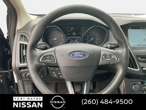 Used 2018 Ford Focus Titanium w/ Titanium Technology Package FWD image 20