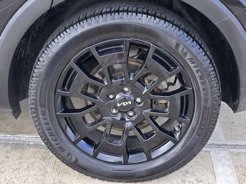 Used 2022 Kia Telluride EX w/ EX Premium Package image 7