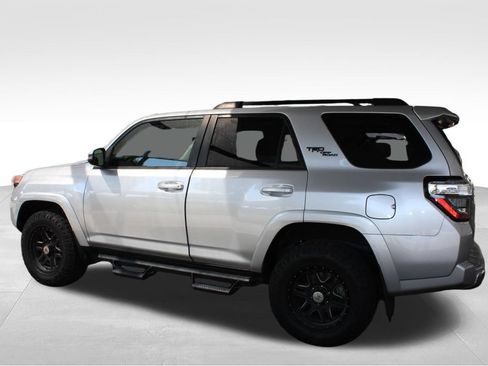 Used 2019 Toyota 4Runner TRD Off-Road Premium AWD/4WD image 11