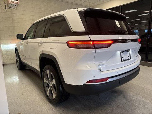 New 2026 Jeep Grand Cherokee Limited AWD/4WD image 15