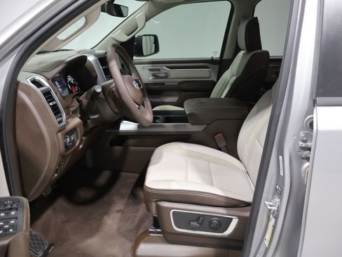 Used 2025 RAM 1500 Laramie AWD/4WD image 11