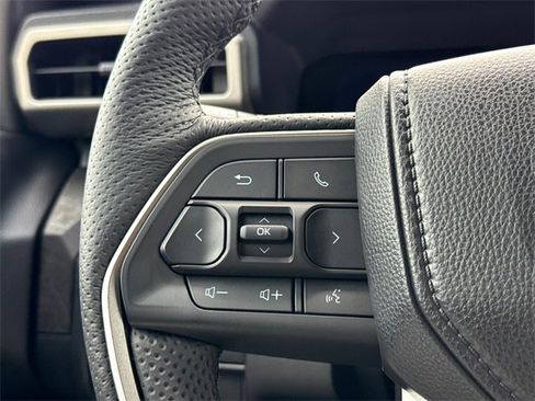 Used 2025 Toyota Tacoma Limited image 28