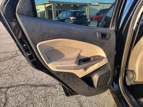 Used 2020 Ford EcoSport S image 19