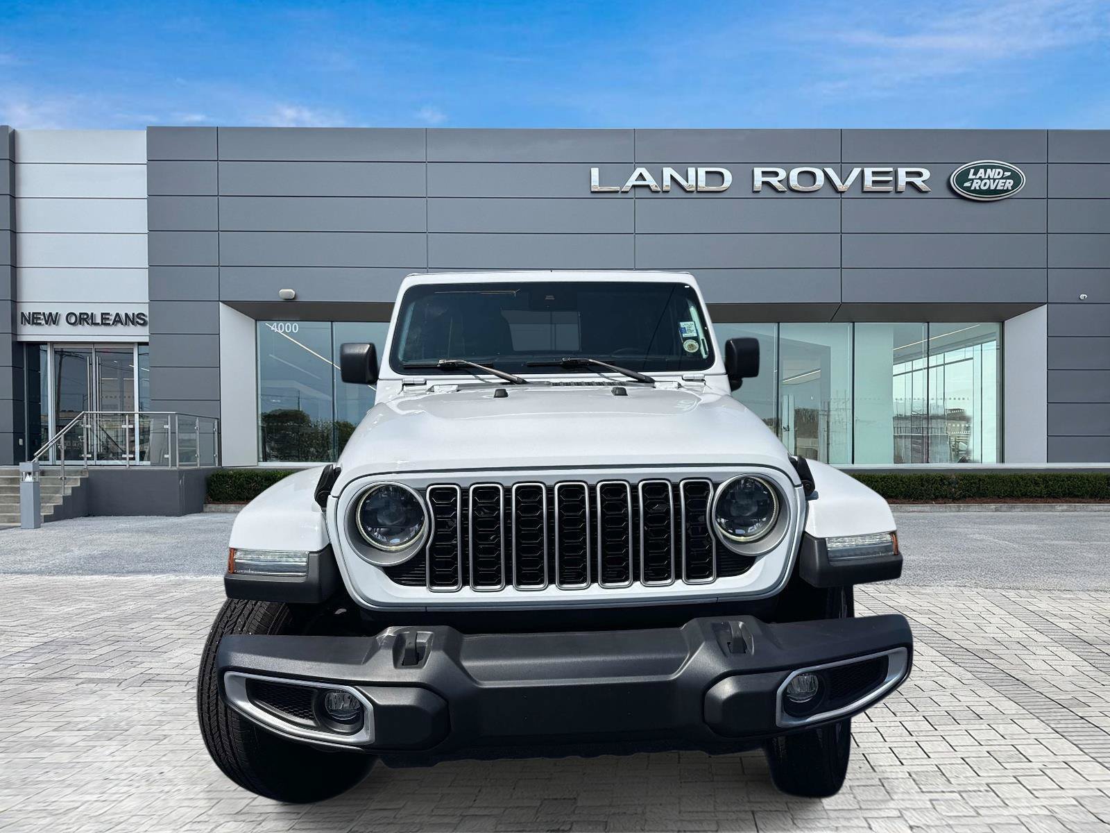 Used 2024 Jeep Wrangler Unlimited Sahara w/ Safety Group AWD/4WD image 4