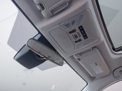 Used 2020 Toyota RAV4 XLE Premium image 14