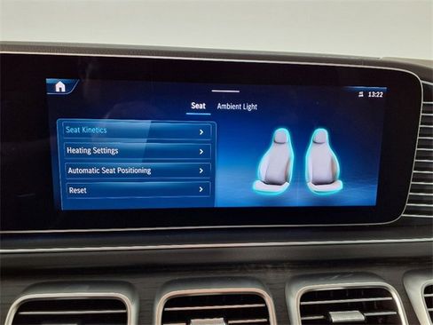 Used 2025 Mercedes-Benz GLS 450 4MATIC image 19