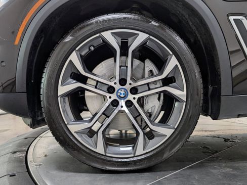 Used 2022 BMW X5 xDrive45e image 12