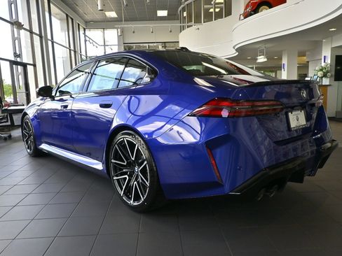 New 2026 BMW M5 w/ Carbon Package image 4