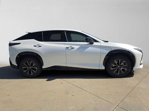 Used 2026 Lexus RZ 350e 2WD w/ Accessory Package (Z2) image 2