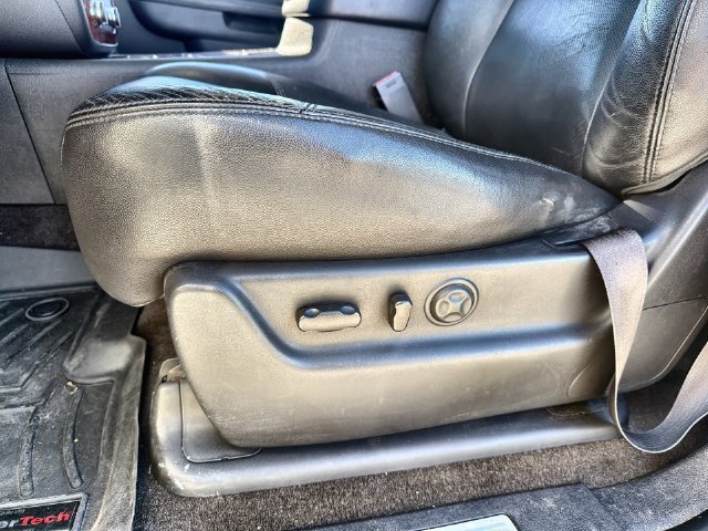 Used 2012 Chevrolet Avalanche LTZ AWD/4WD image 12