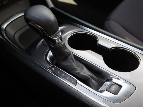 Used 2025 Chevrolet Malibu LT FWD image 18