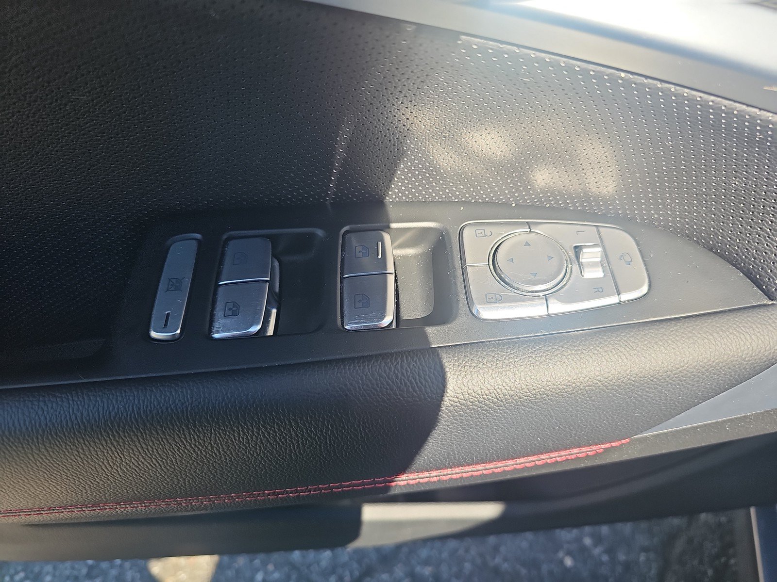 Used 2025 Genesis G70 2.5T w/ Sport Prestige Package RWD image 12