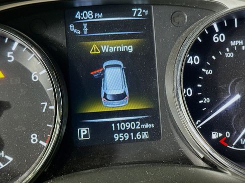 Used 2015 Nissan Rogue SL w/ SL Premium Package image 18