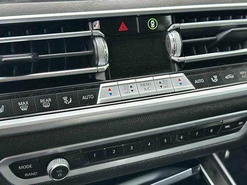Used 2022 BMW X7 xDrive40i AWD/4WD image 26