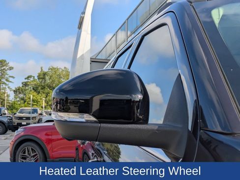 Certified 2025 Ford Expedition Max Platinum w/ Platinum Ultimate Package AWD/4WD image 11