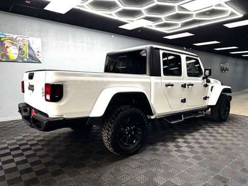 Used 2022 Jeep Gladiator Sport AWD/4WD image 15