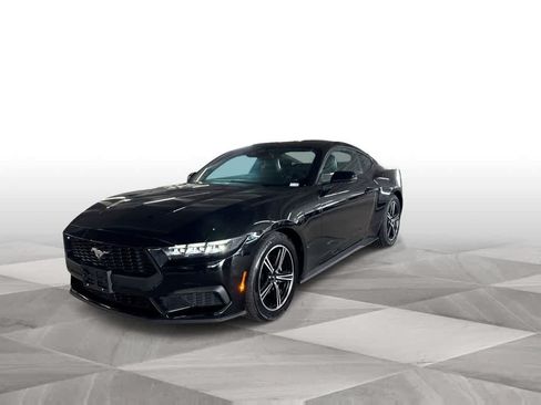 Used 2025 Ford Mustang Premium RWD image 4