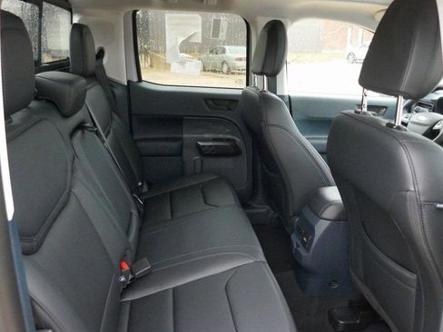 New 2025 Ford Maverick Lariat w/ Black Appearance Package image 12