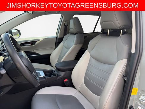 Used 2019 Toyota RAV4 XLE Premium w/ Cold Weather Package image 12