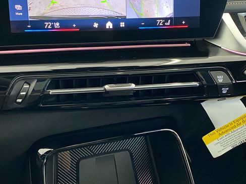 Used 2025 BMW X1 xDrive28i w/ Technology Package image 28