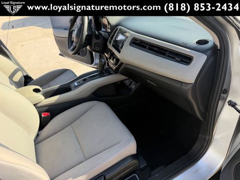 Used 2016 Honda HR-V LX image 29