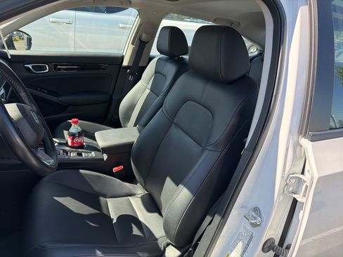 Used 2023 Honda Civic Touring image 7