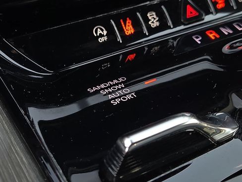 Used 2024 Jeep Wagoneer Series II AWD/4WD image 16