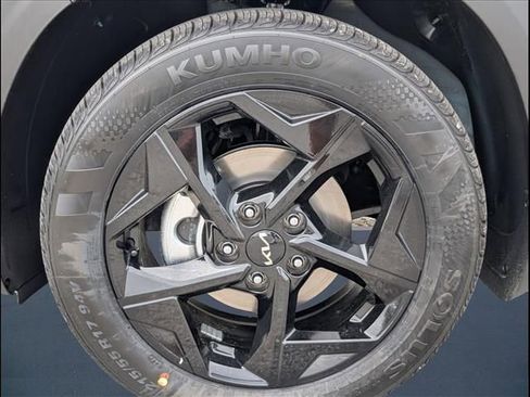 New 2026 Kia Seltos EX FWD image 16