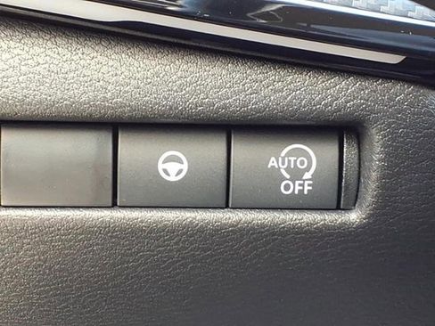 Used 2025 Nissan Kicks SR image 28