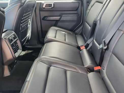 Used 2025 Ford Bronco Badlands AWD/4WD image 29