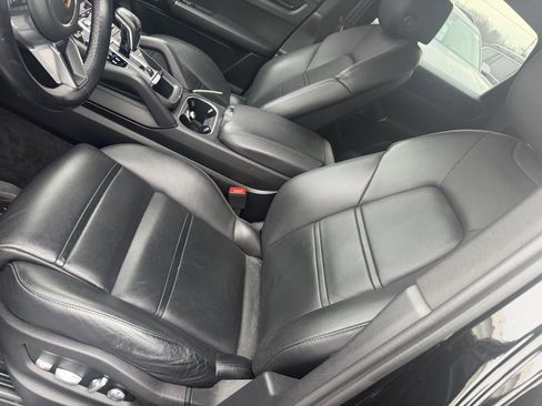 Used 2021 Porsche Cayenne image 23