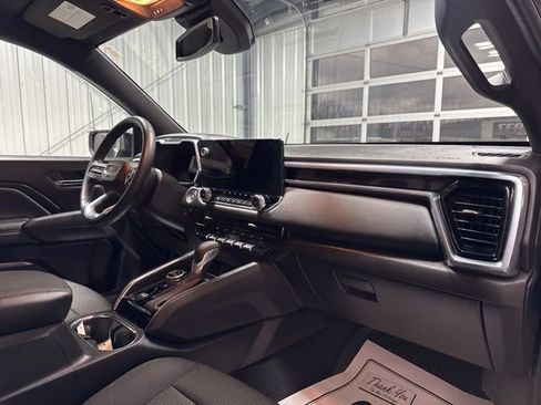 Used 2025 GMC Canyon Elevation w/ Convenience Package image 25