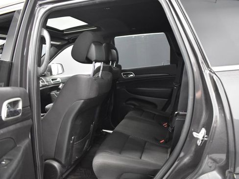 Used 2021 Jeep Grand Cherokee Laredo AWD/4WD image 32