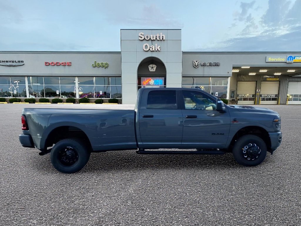 New 2027 RAM 3500 Big Horn AWD/4WD image 2