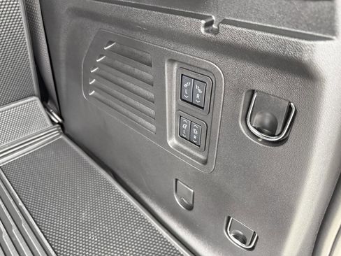 Used 2025 Buick Enclave Avenir w/ Super Cruise Package image 46