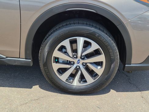 Used 2021 Subaru Outback Premium AWD/4WD image 7
