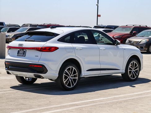 New 2026 Audi Q5 Premium Plus w/ Premium Plus AWD/4WD image 4