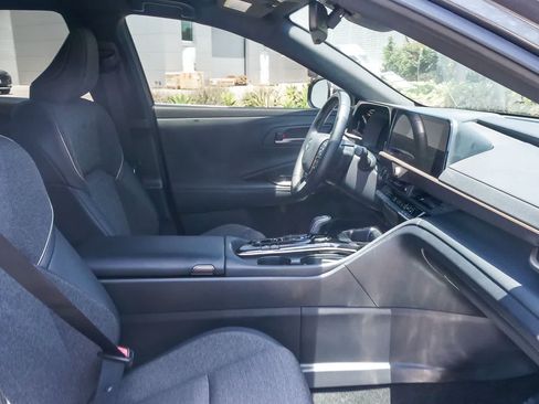 Used 2024 Toyota Crown w/ Carpet Mat Package (TMS) AWD/4WD image 16
