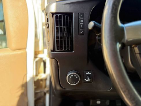 Used 2014 Chevrolet Express 1500 LT w/ LT Preferred Equipment Group AWD/4WD image 29