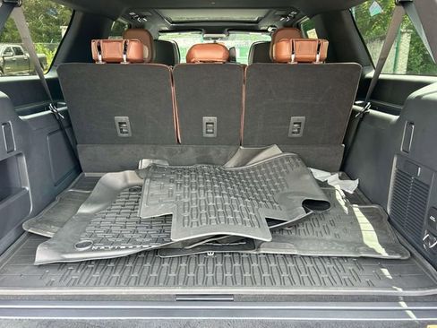 New 2026 Lincoln Navigator L Reserve AWD/4WD image 12
