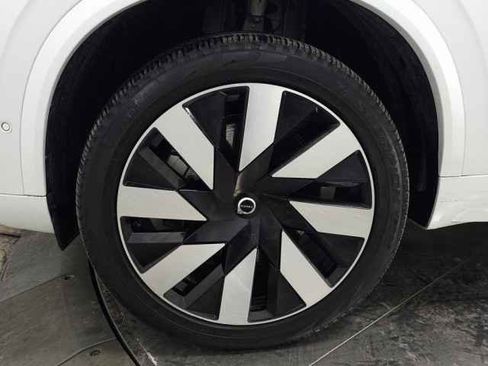 Used 2023 Volvo XC90 T8 Ultimate w/ Lounge Package image 14
