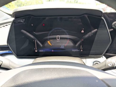 Used 2025 Chevrolet Trax LT FWD image 30